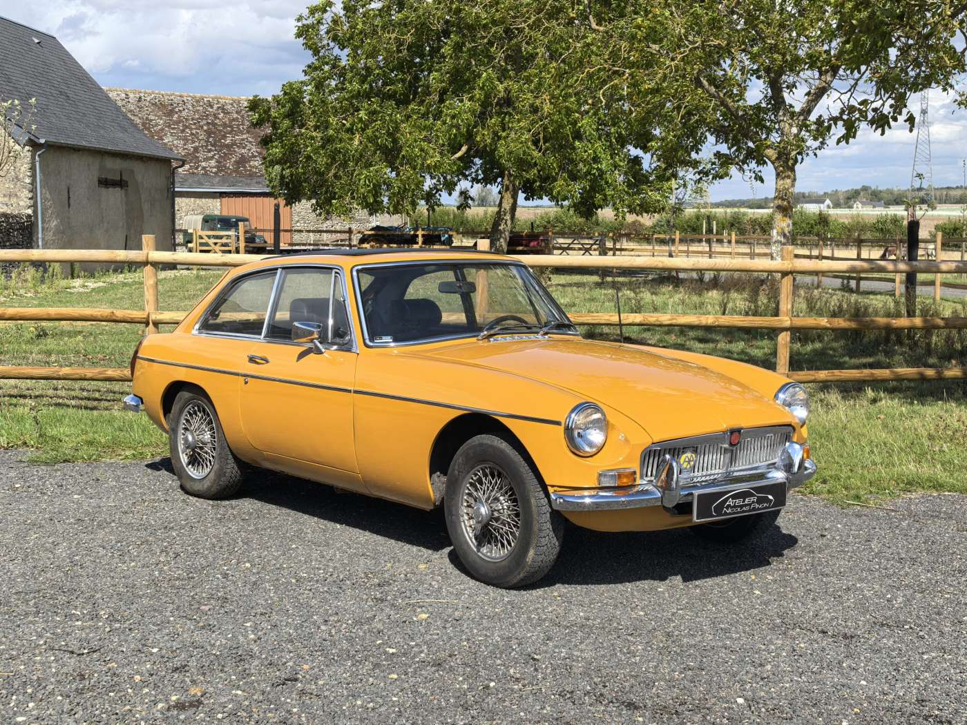 MG B GT