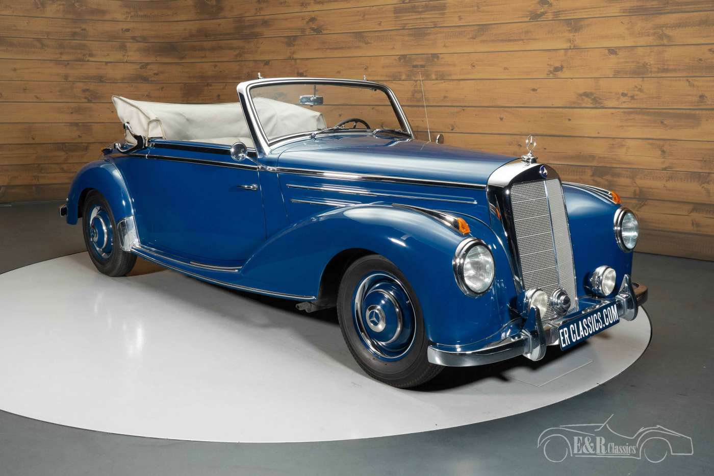 Mercedes-Benz 220