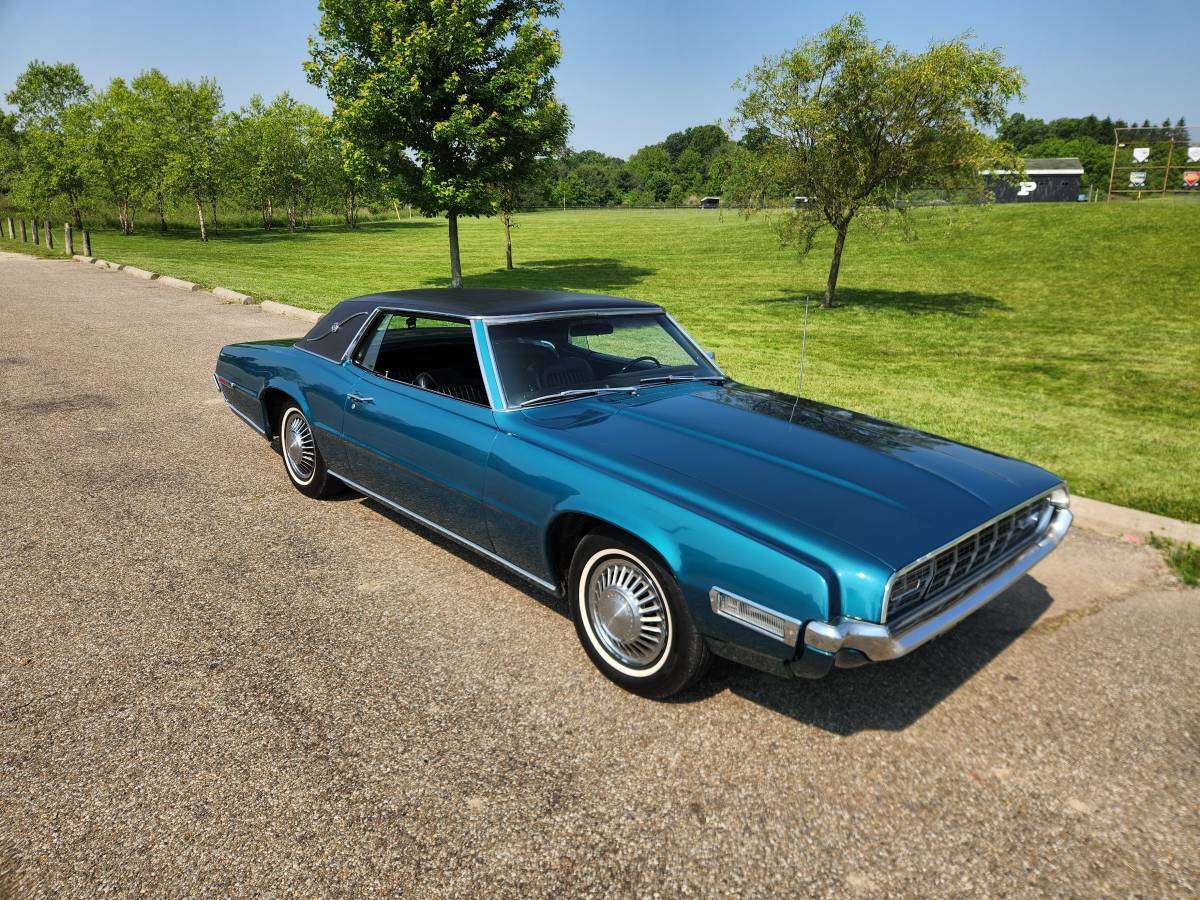 Ford Thunderbird