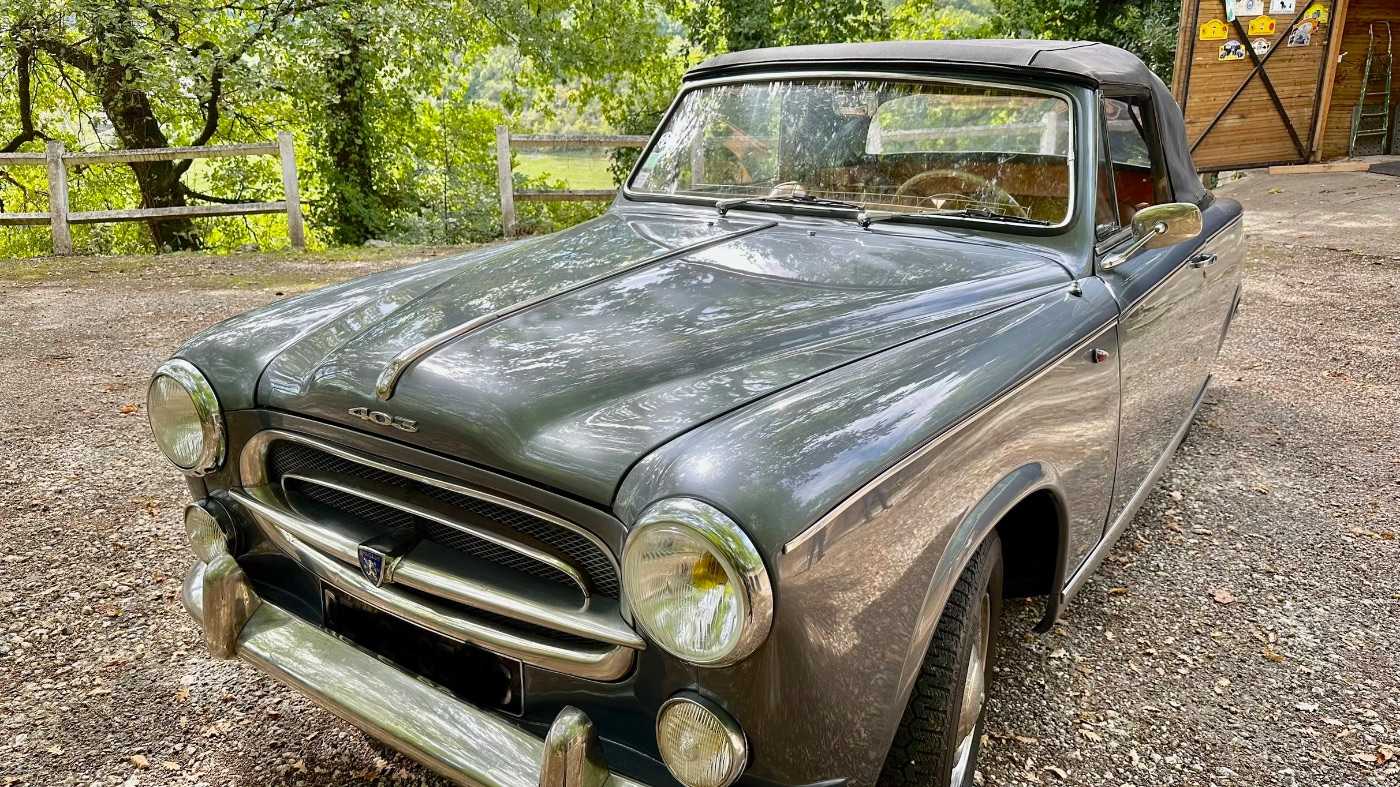 Peugeot 403