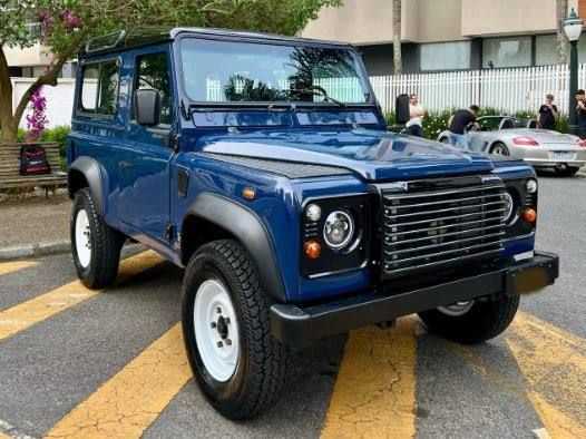 LandRover Defender