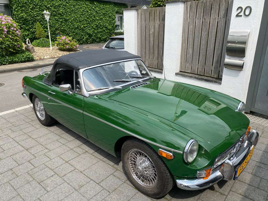 MG B