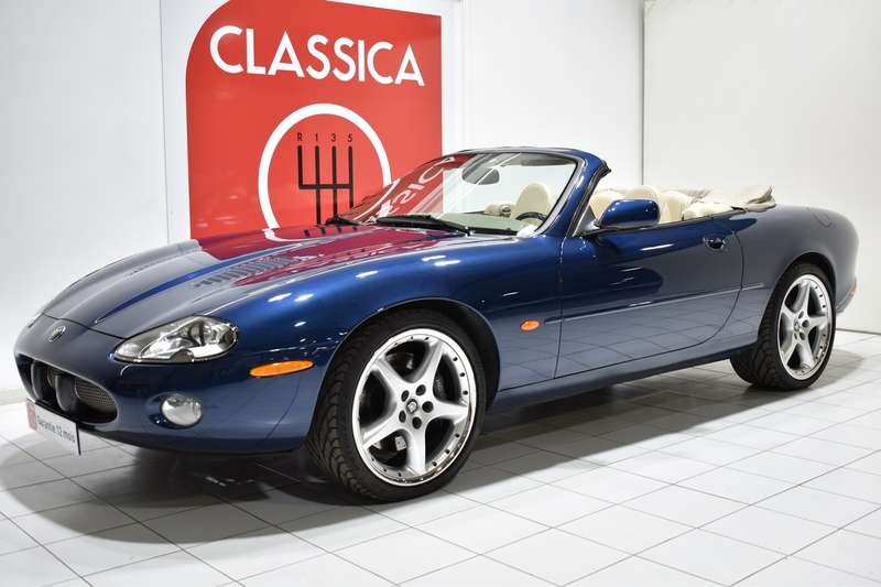 Jaguar XK8