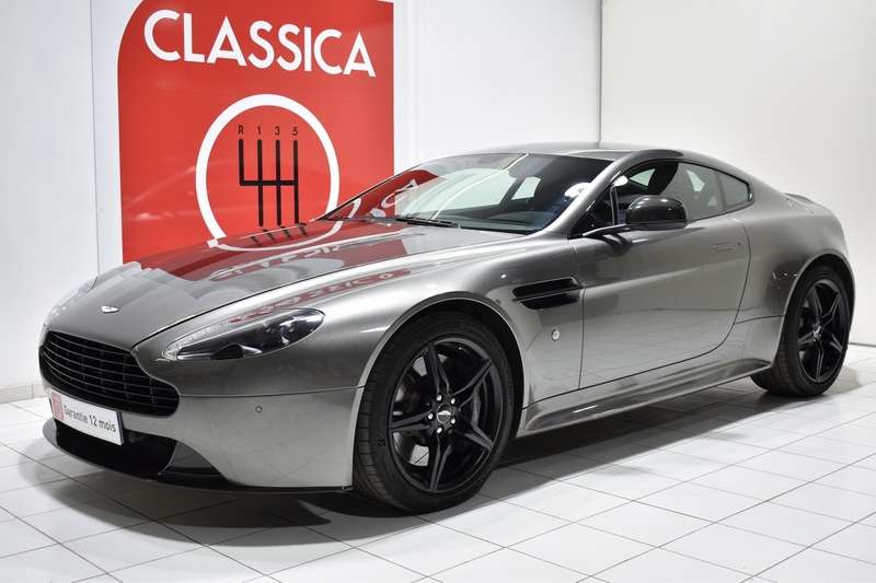 Aston Martin V8