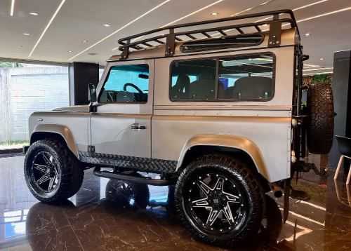 LandRover Defender