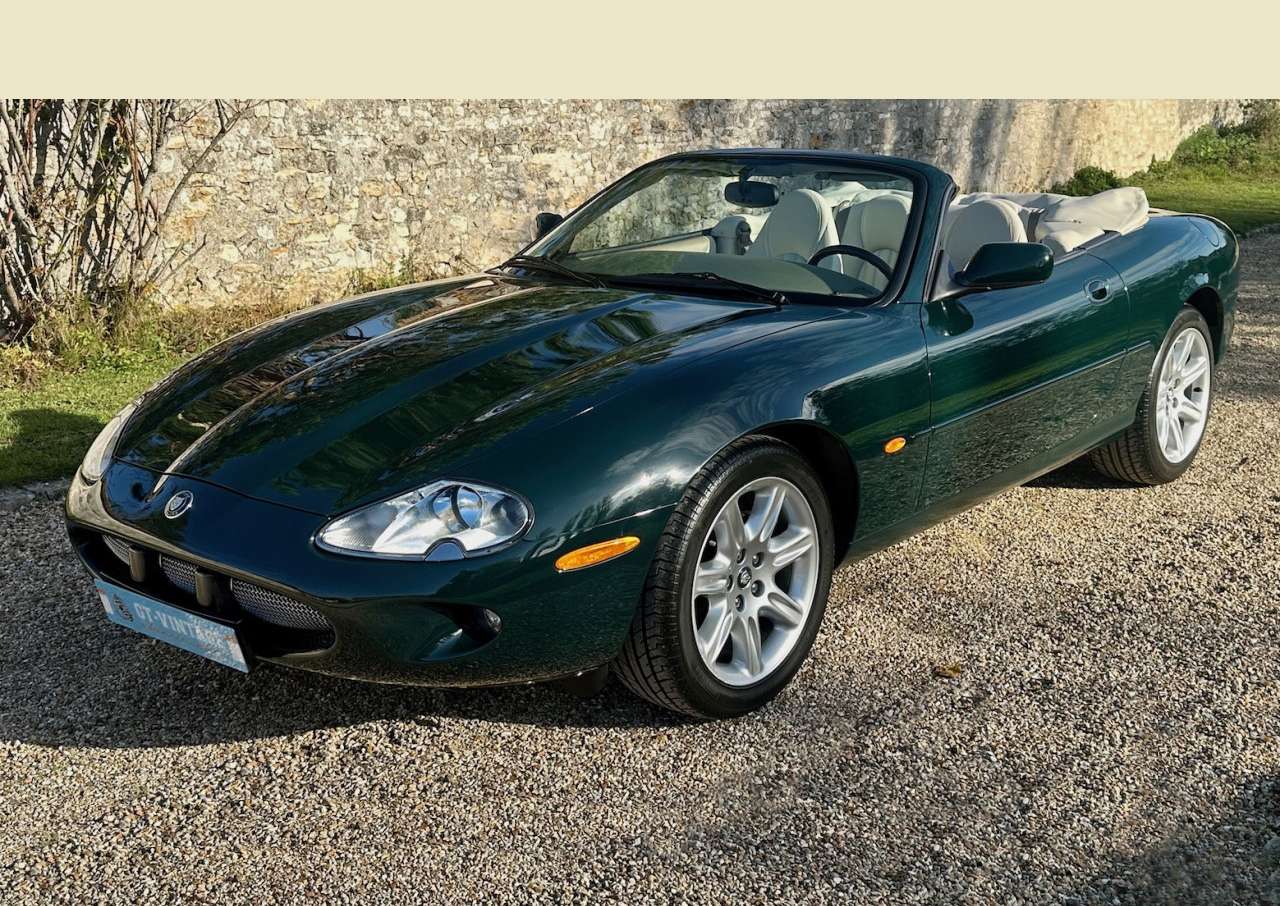 Jaguar XK8