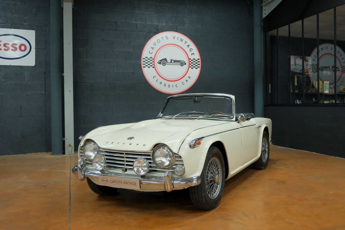 Triumph TR4