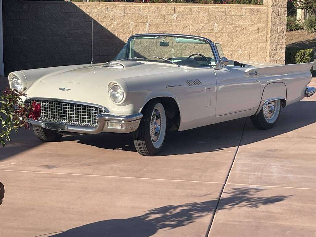 Ford Thunderbird