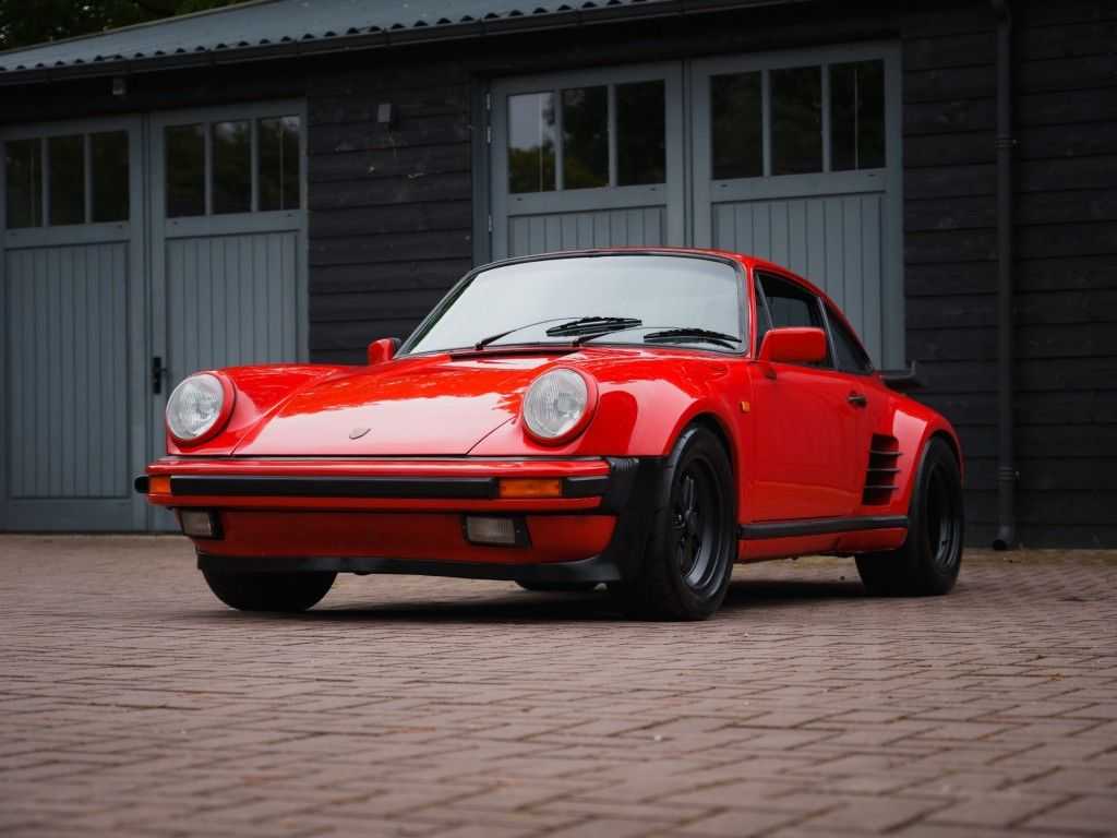 Porsche 930