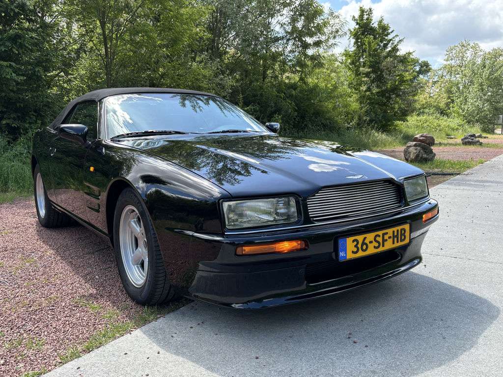 Aston Martin Virage