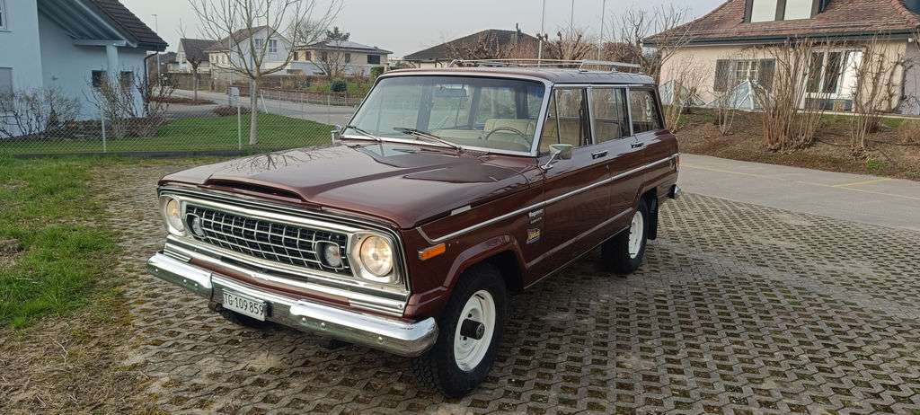 Jeep Wagoneer