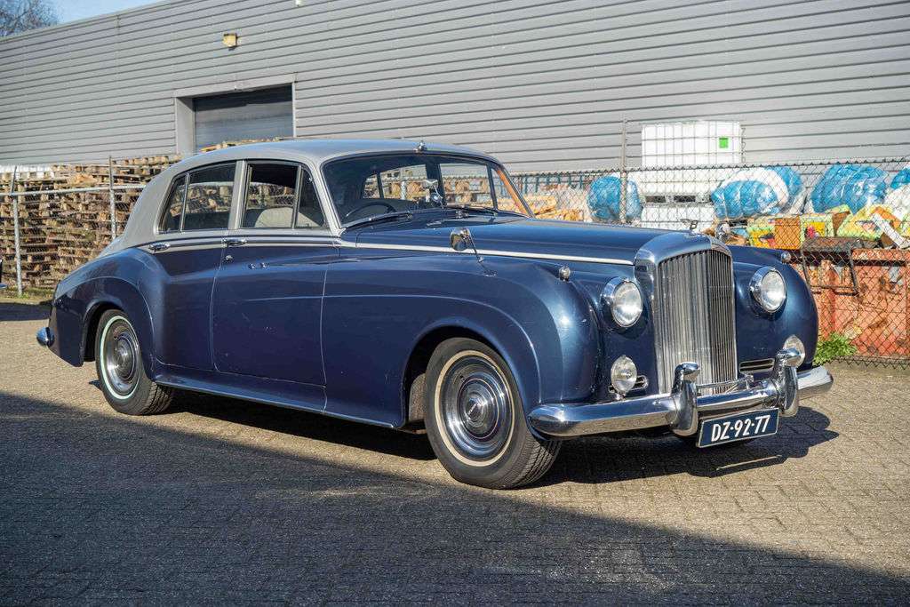 Bentley S2