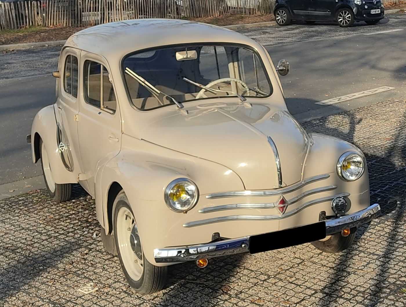 Renault 4 CV