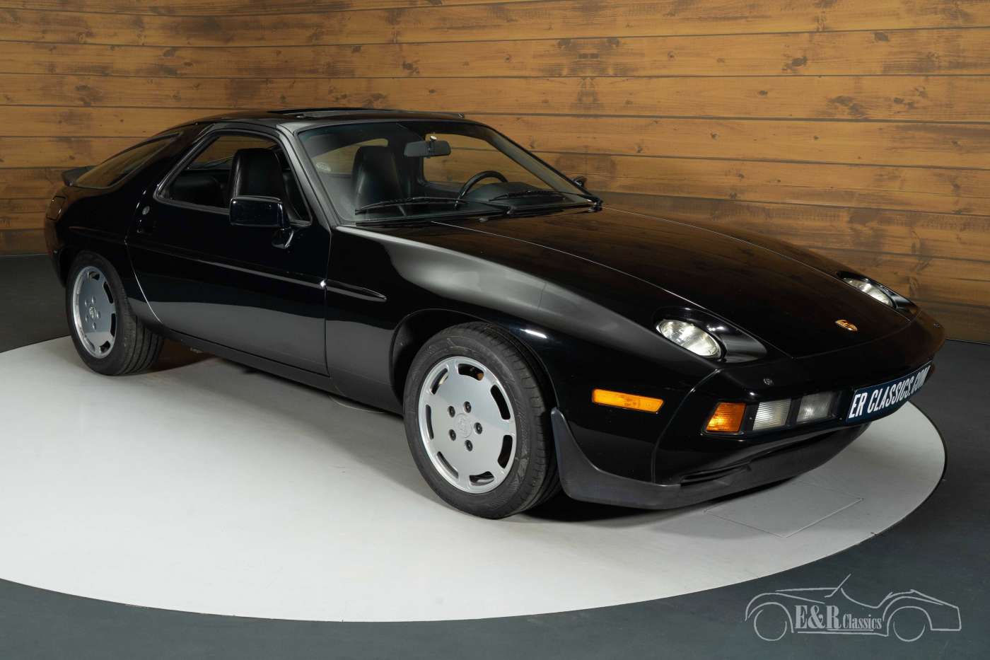 Porsche 928