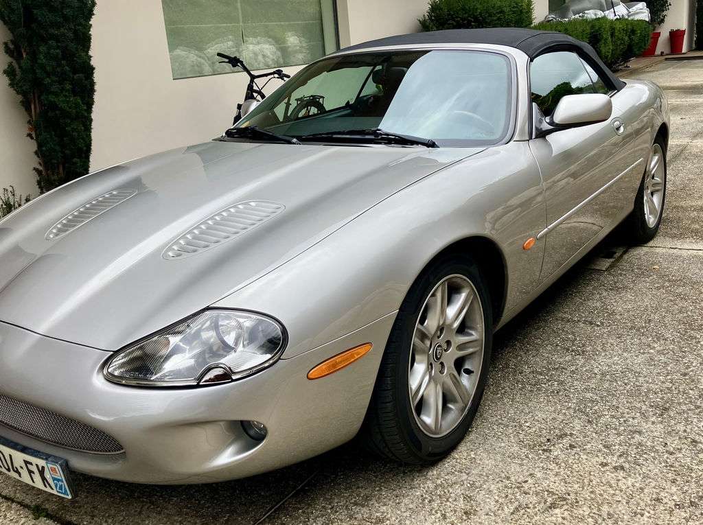 Jaguar XKR