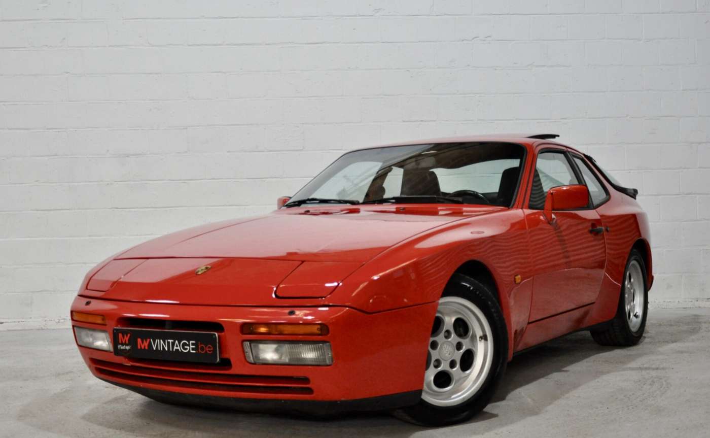 Porsche 944
