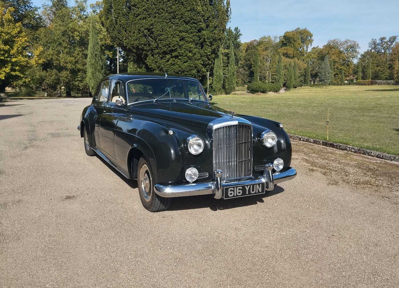 Bentley S2