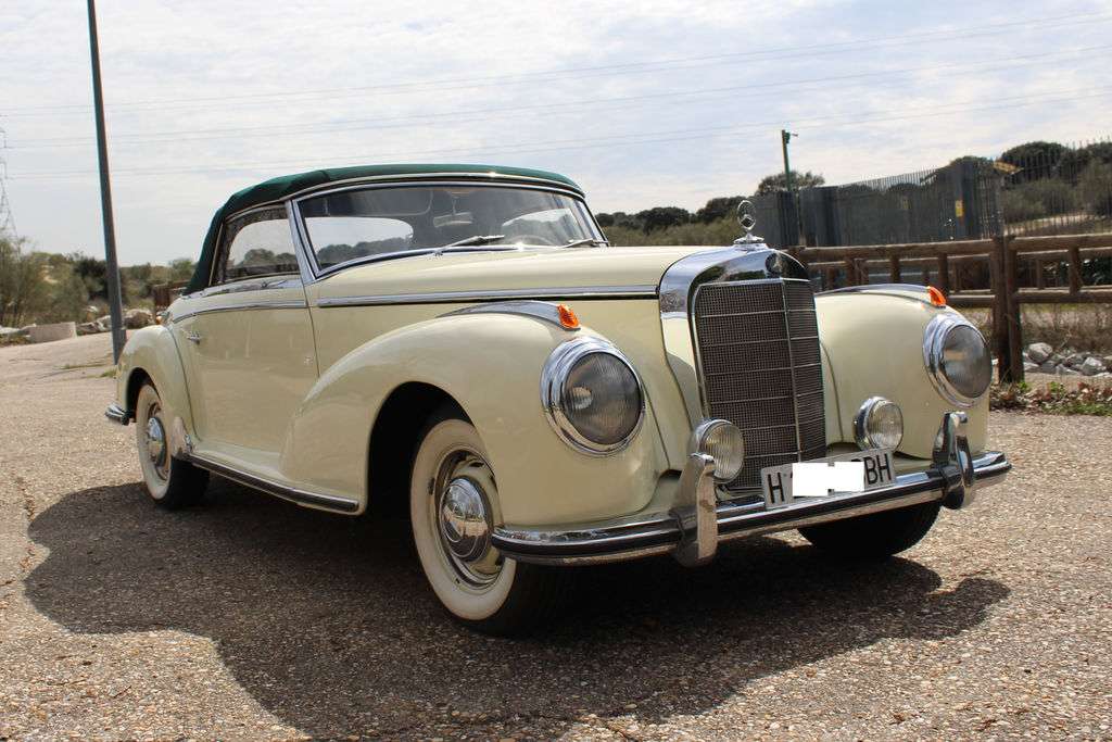 Mercedes-Benz 300