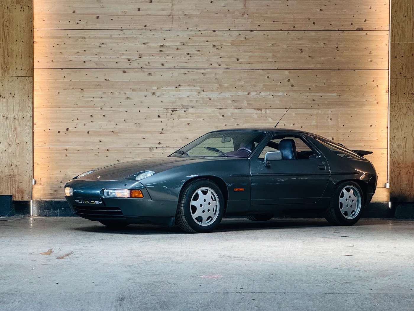 Porsche 928