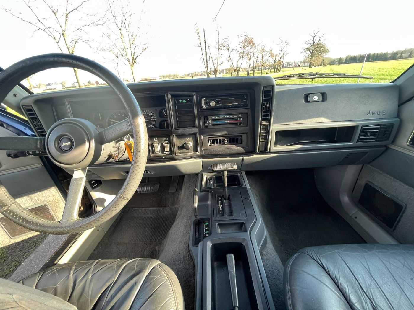 Jeep Cherokee