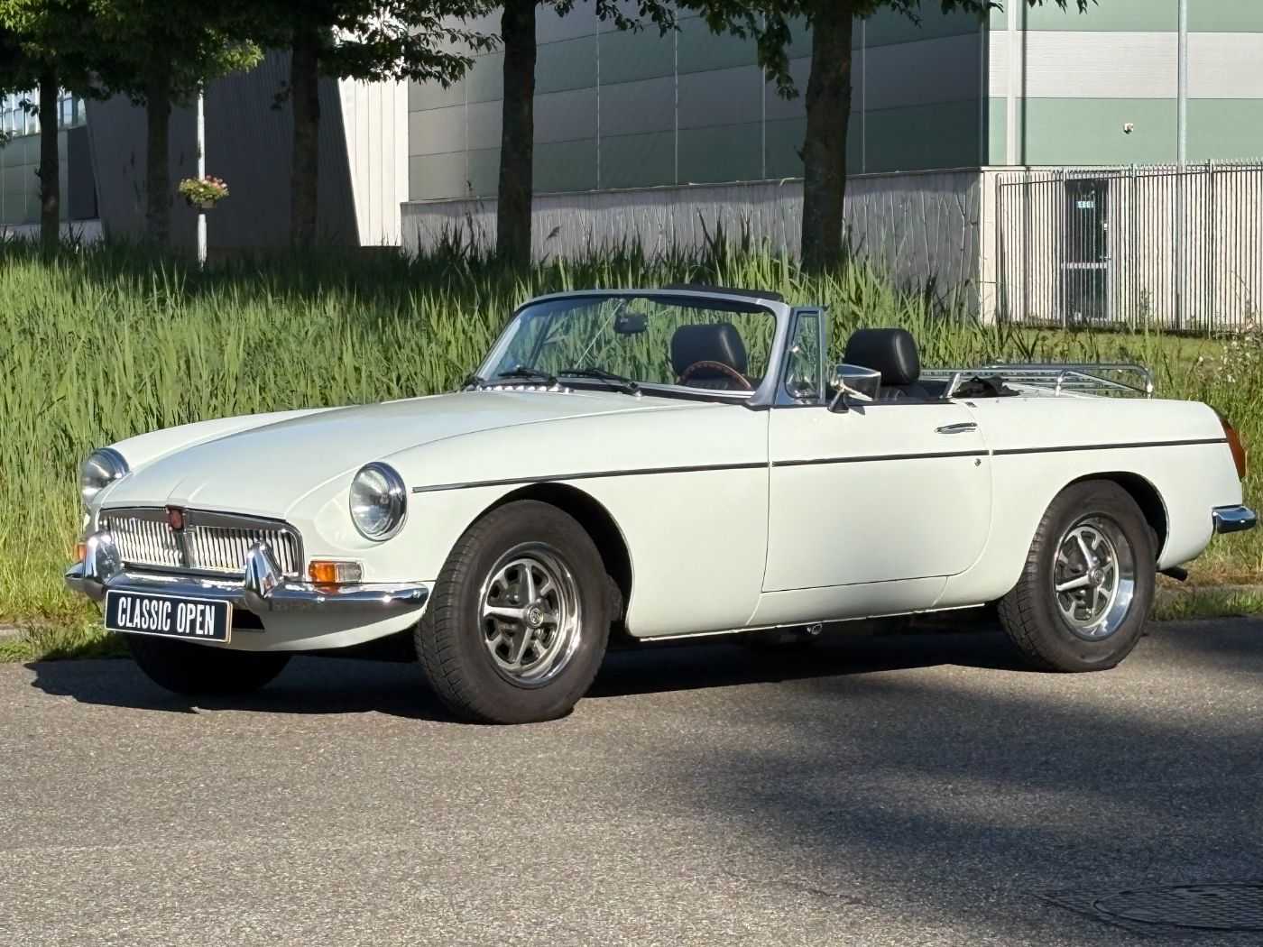 MG B