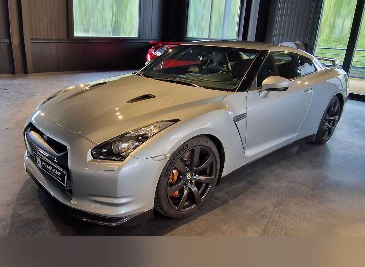 Nissan GT-R
