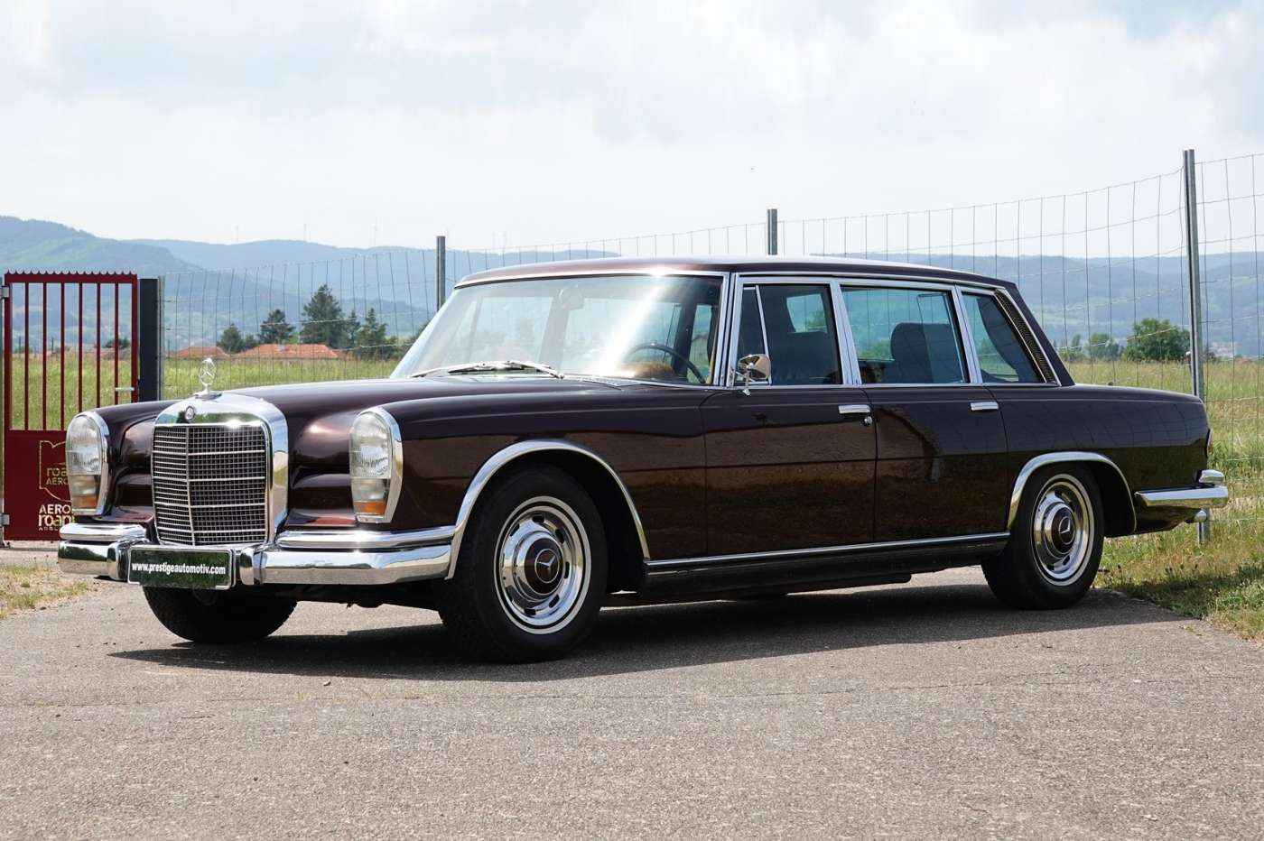Mercedes-Benz 600 