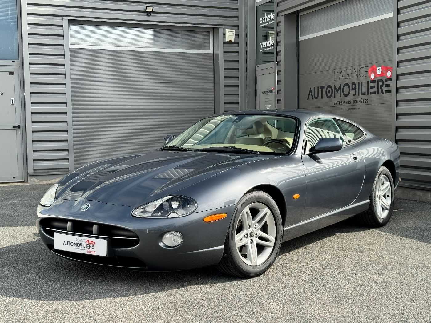 Jaguar XK8