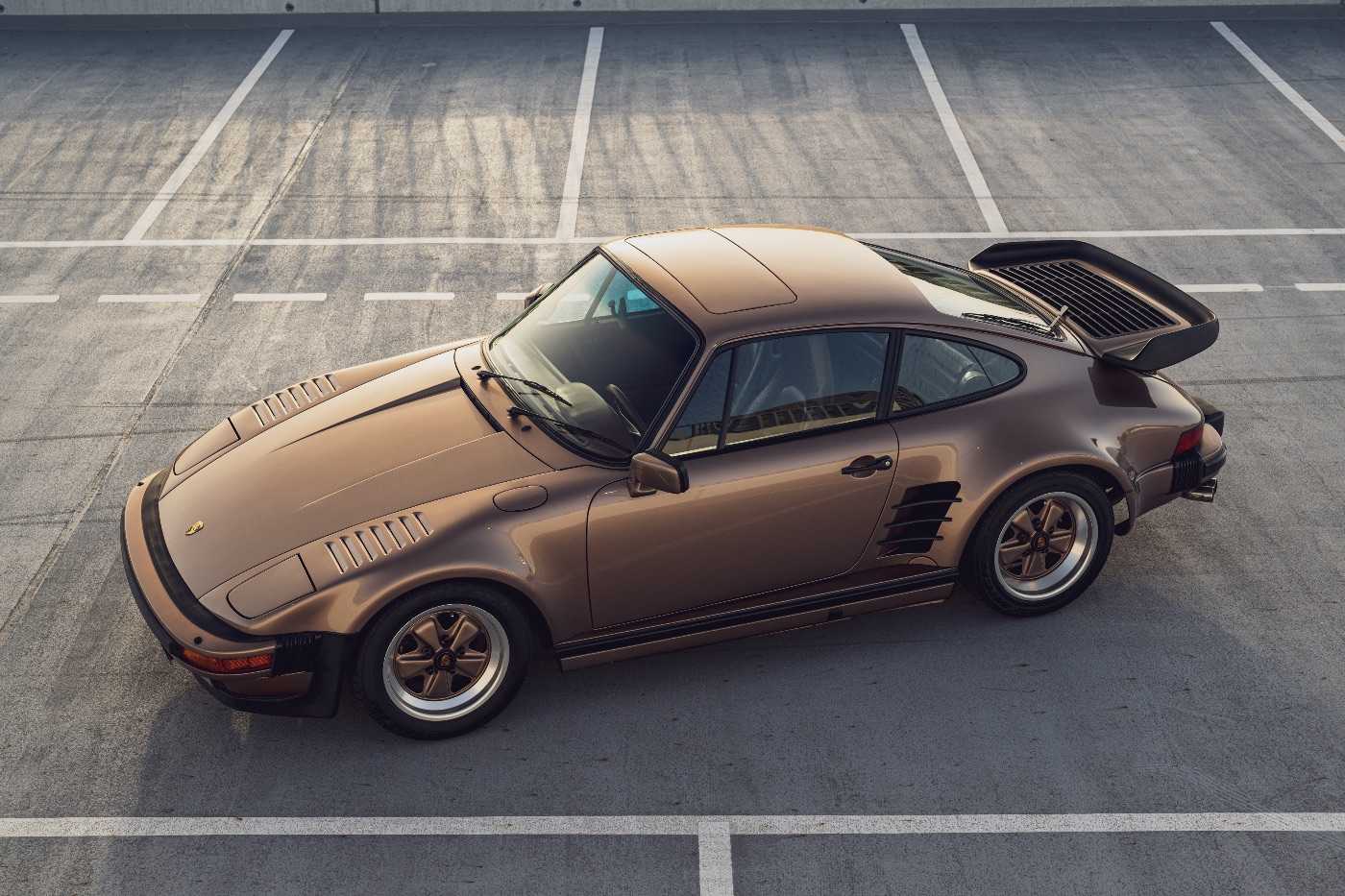 Porsche 930