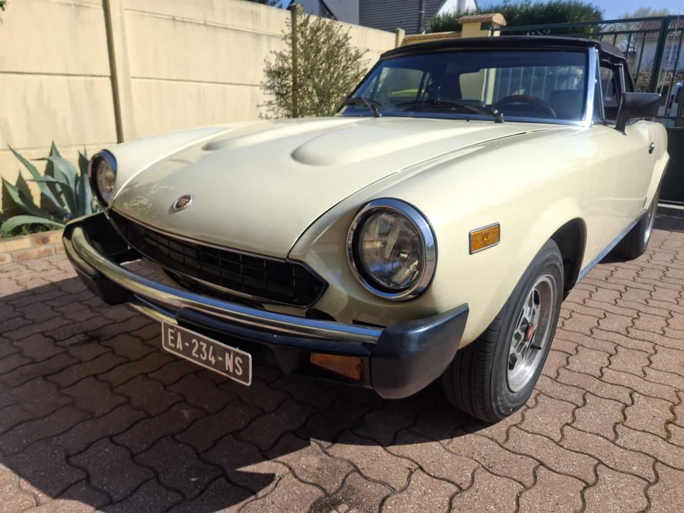 Fiat 124 Spider