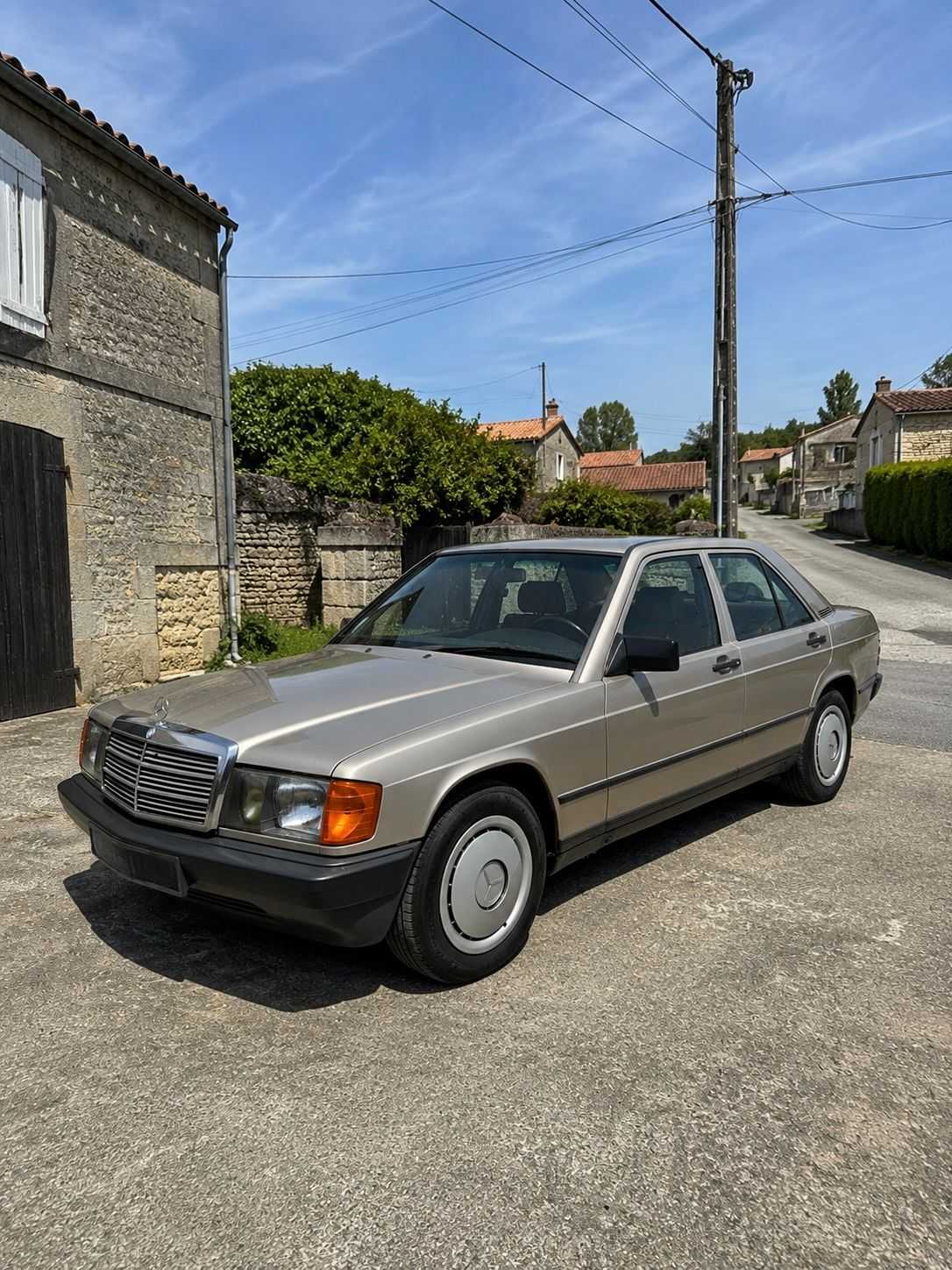 Mercedes-Benz 190 E