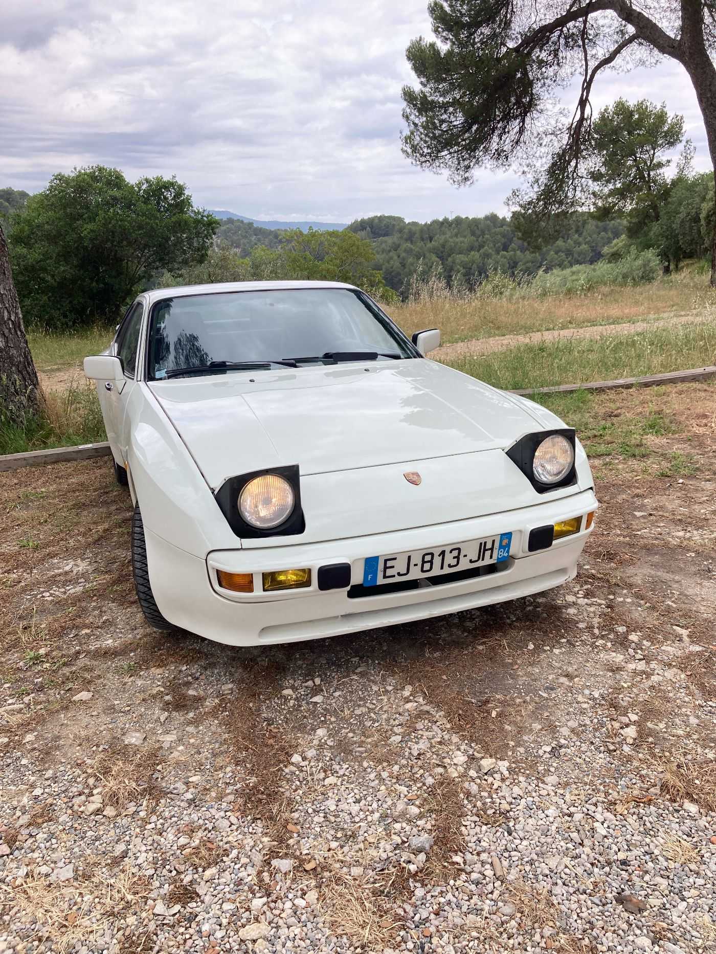 Porsche 944