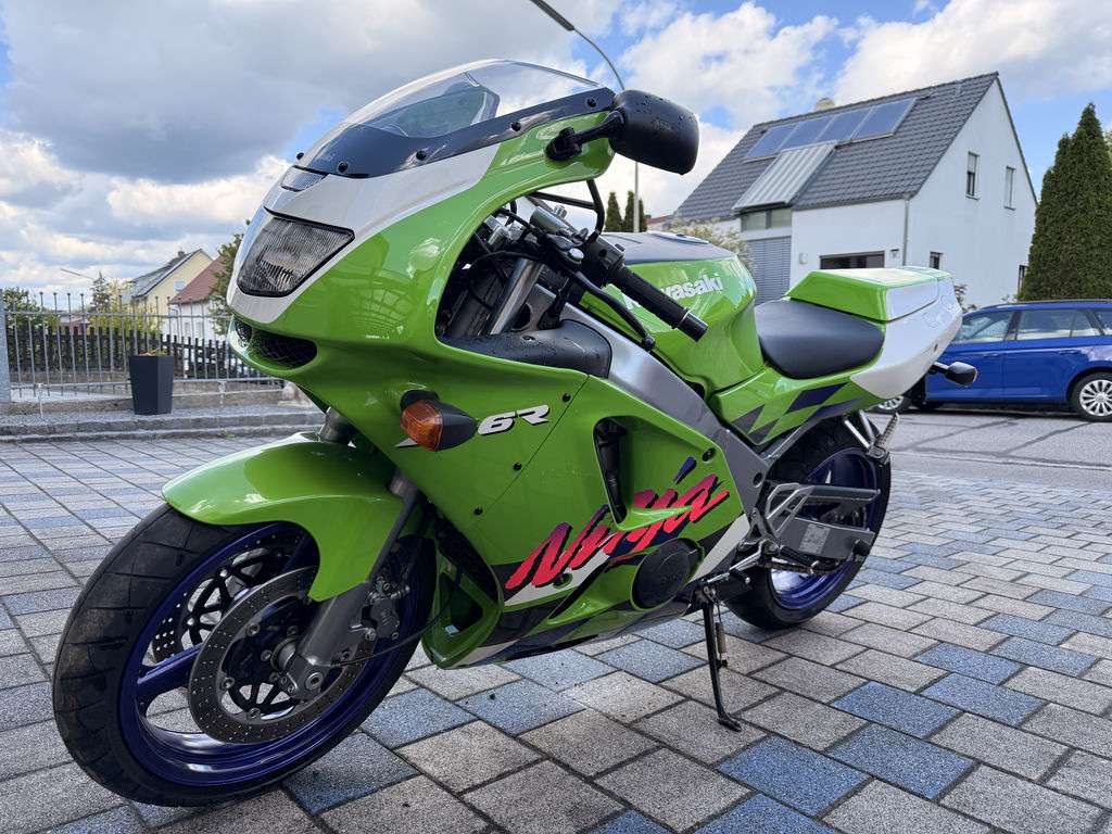 Moto Kawazaki