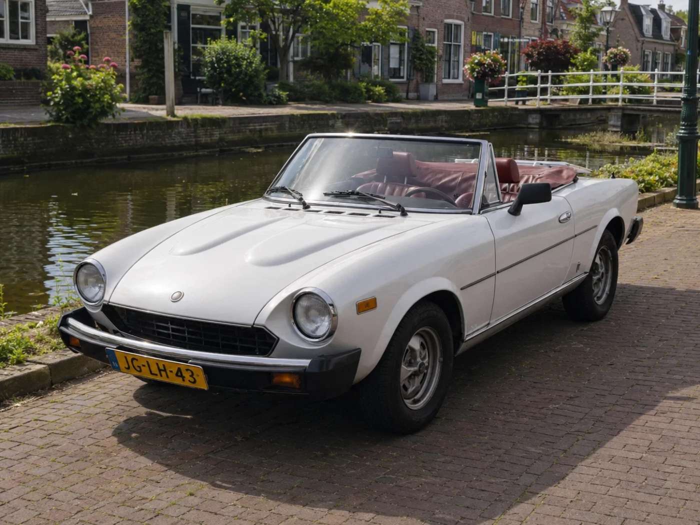 Fiat 124 Spider