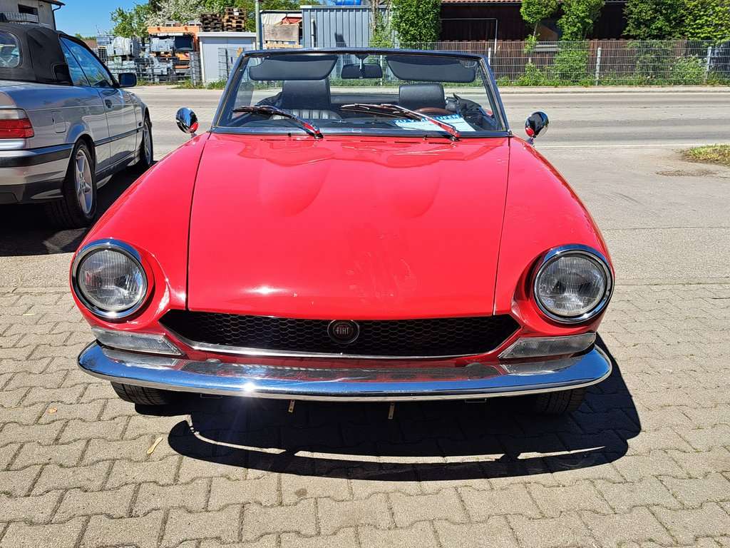 Fiat 124 Spider