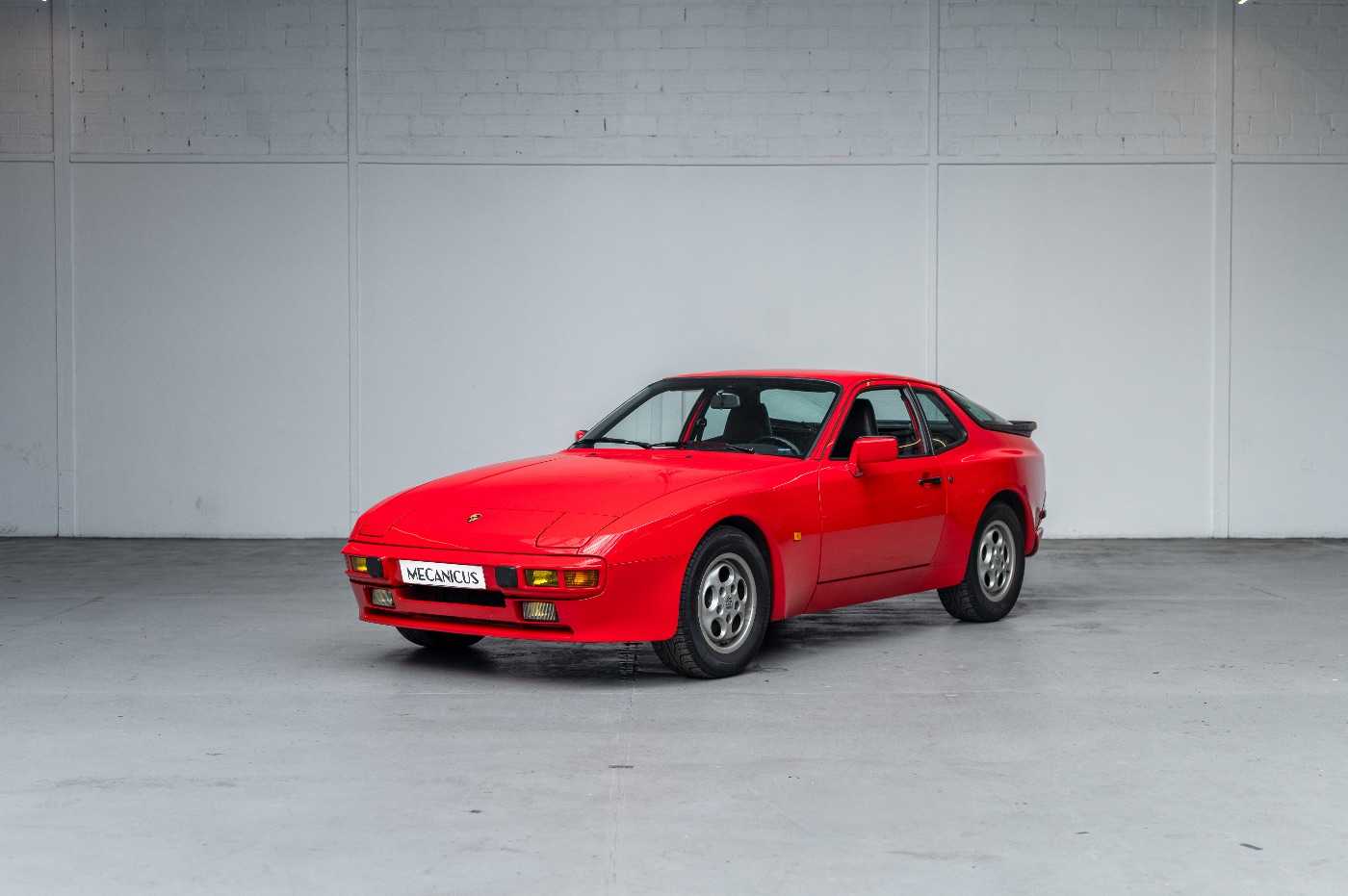 Porsche 944