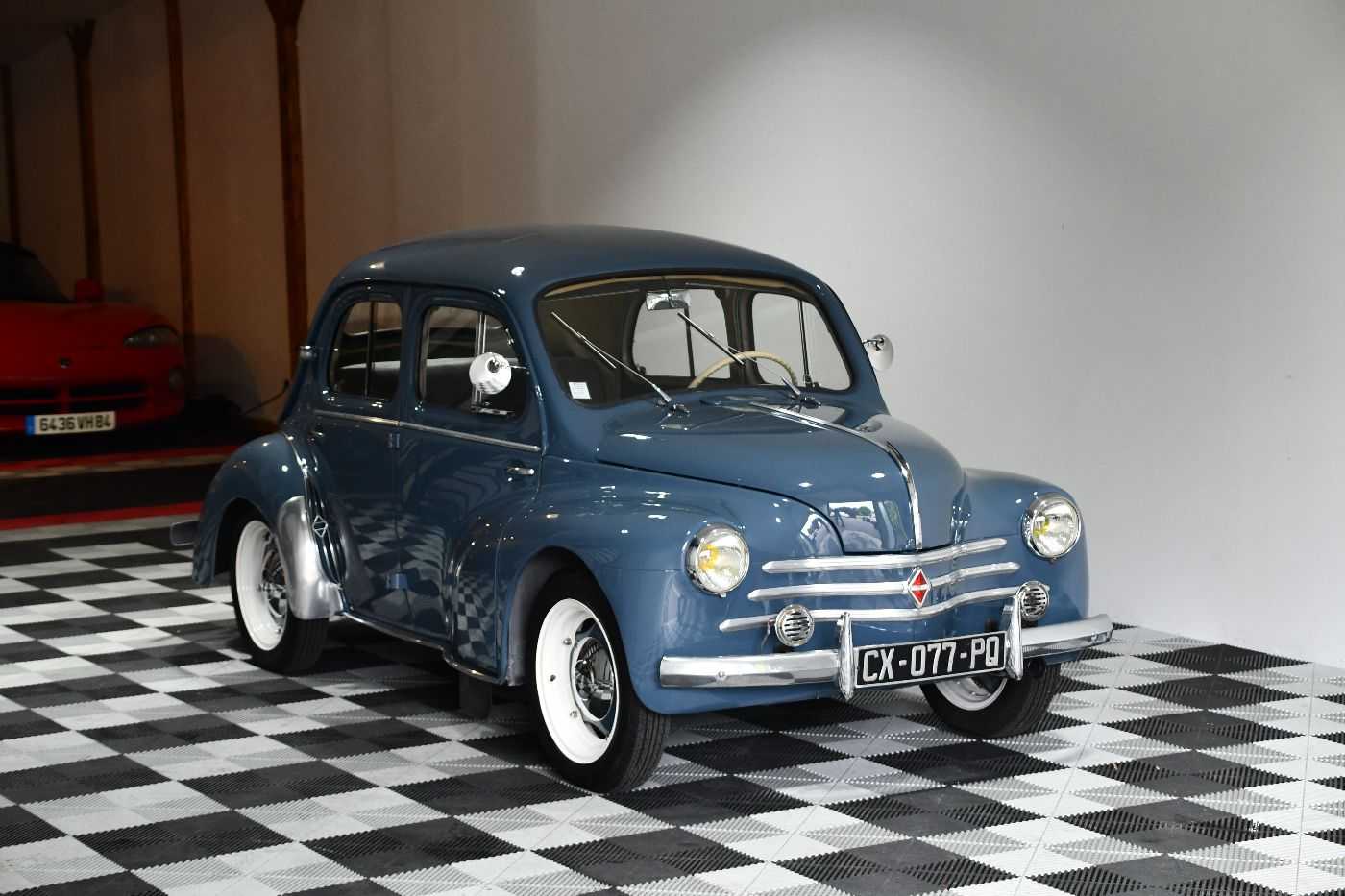 Renault 4 CV