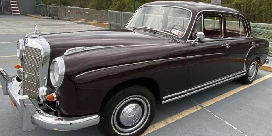 Mercedes-Benz 220