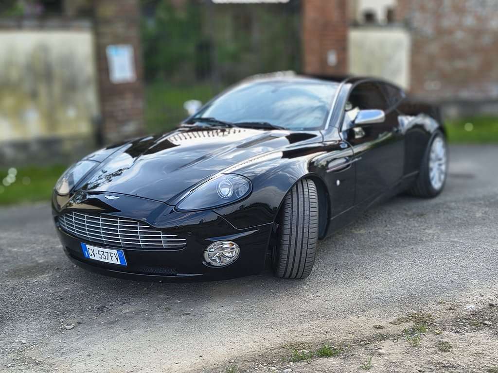 Aston Martin Vanquish