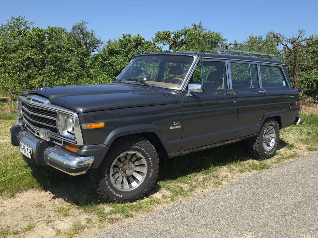Jeep Wagoneer