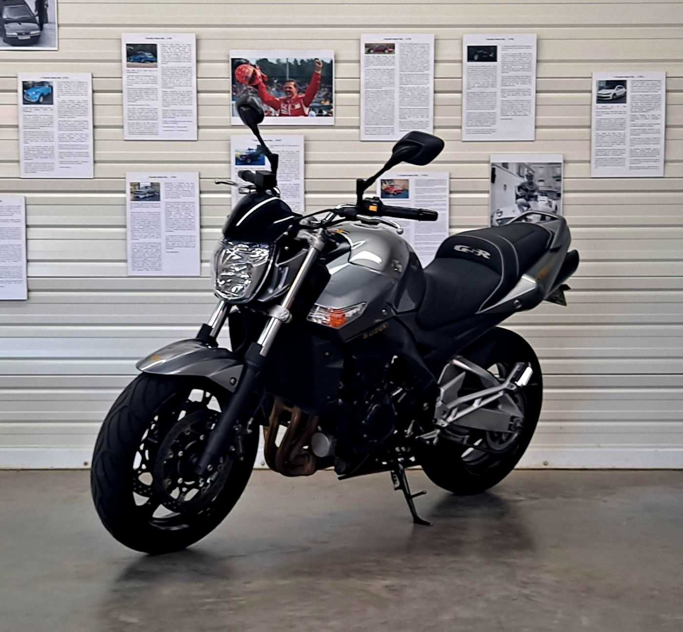 Moto Suzuki