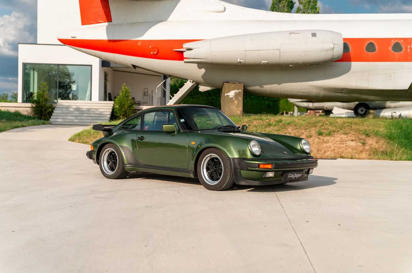 Porsche 930