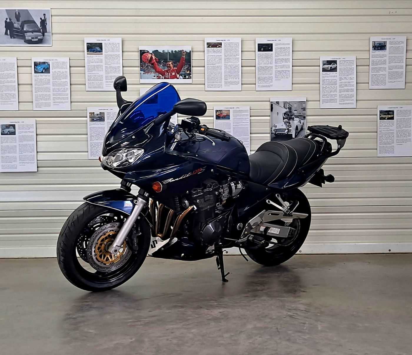 Moto Suzuki