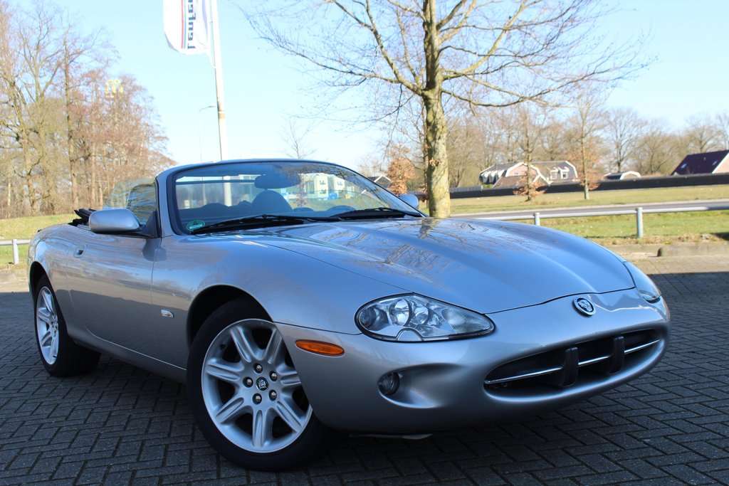 Jaguar XK8