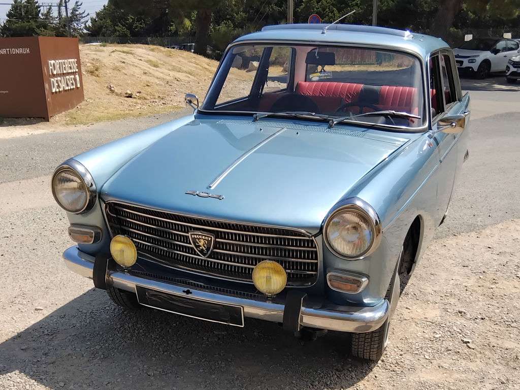 Peugeot 404