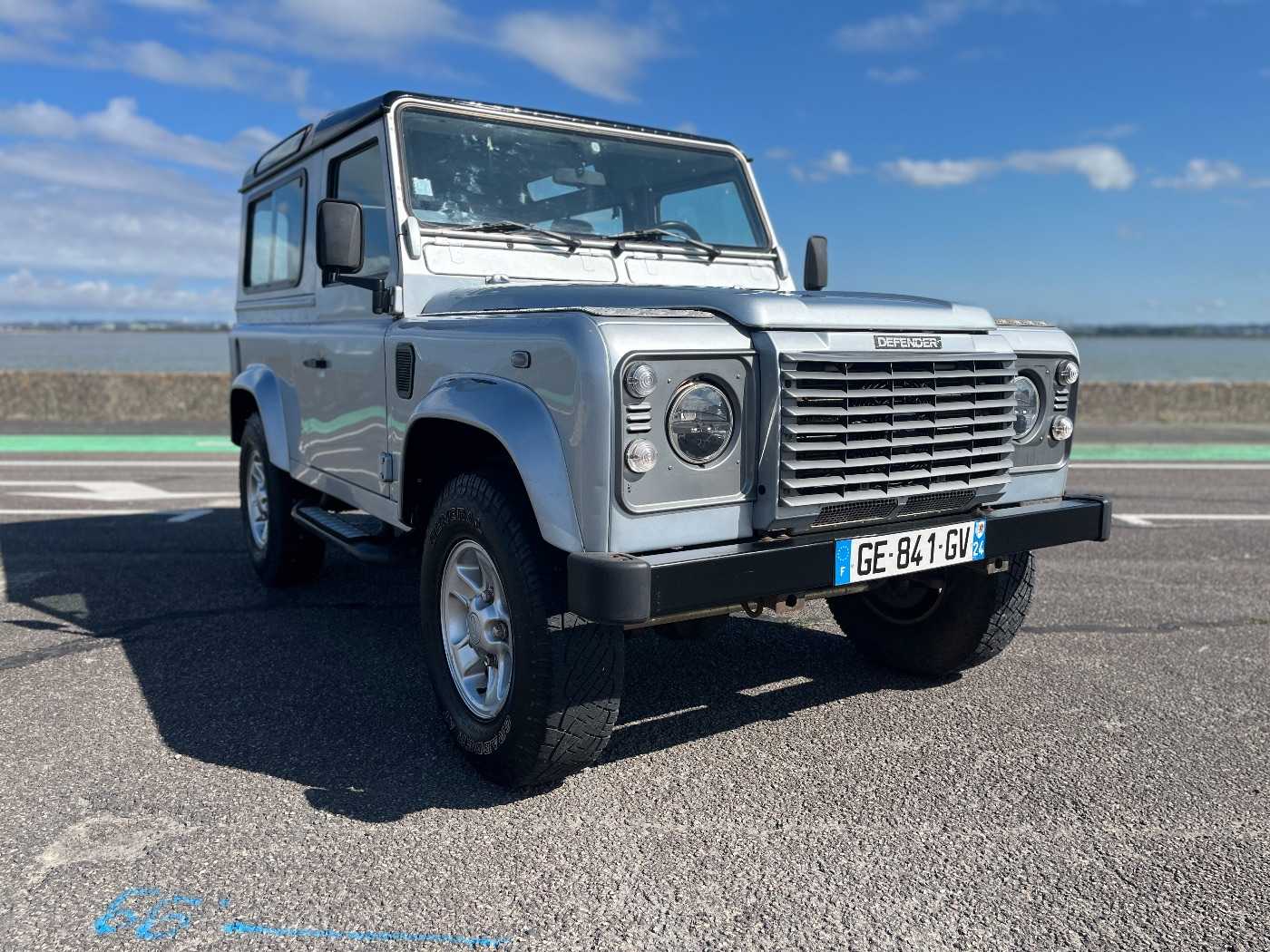 LandRover Defender