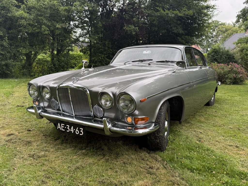 Jaguar 420