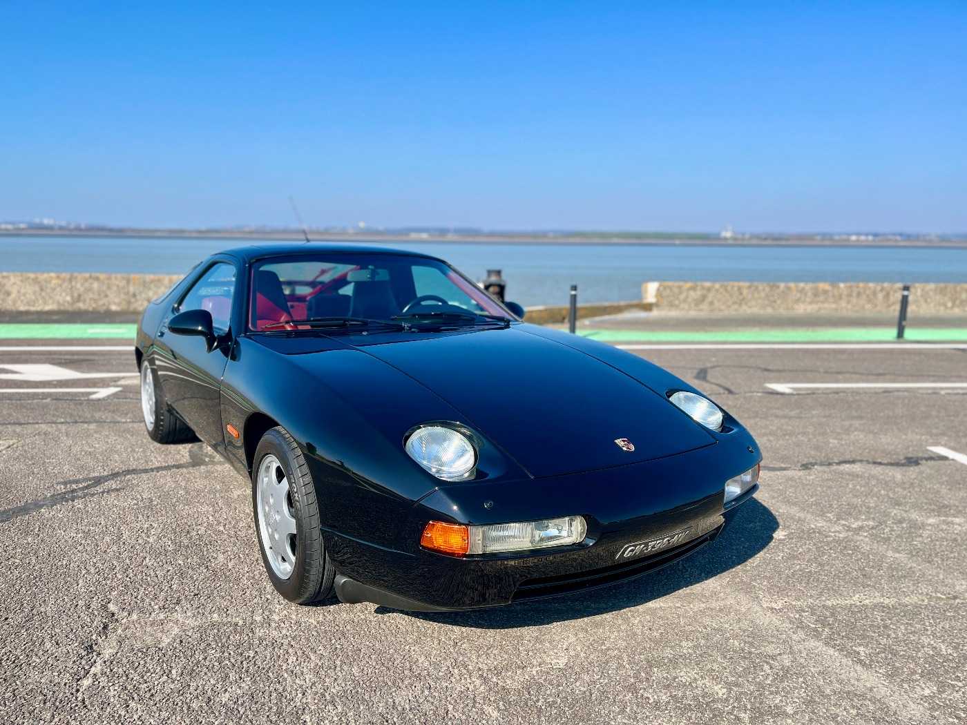 Porsche 928