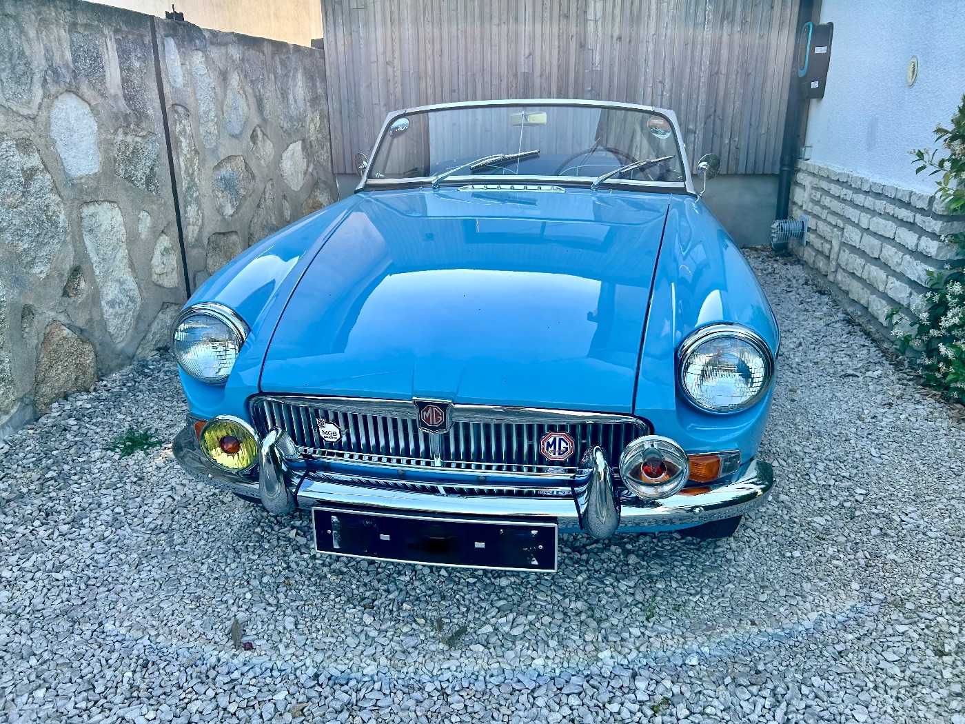 MG B