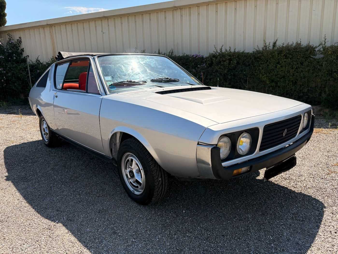 Renault 17